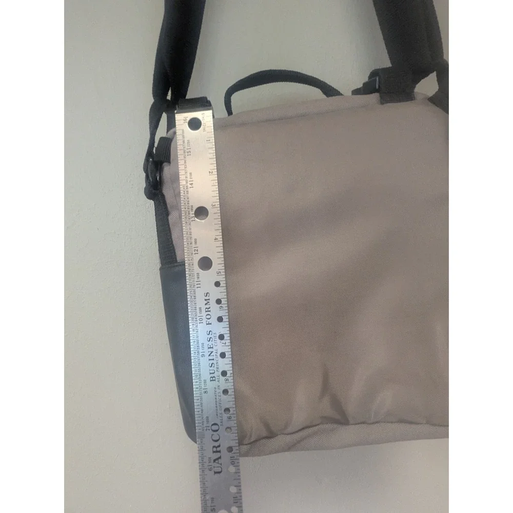TUNDRA 8–12 Can Soft Cooler Lunch Bag Insulated Portable Camping Gray Black